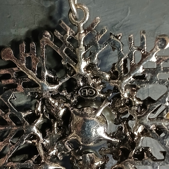 Large huge silvertone snowflake green crystal faux pearl pendant marked gb - Picture 5 of 6